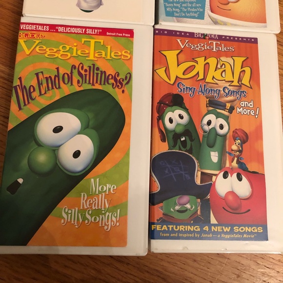 Lot of 4 Vintage Veggie Tales VHS Tapes with Hard Case Silly Song Collection - Picture 2 of 4
